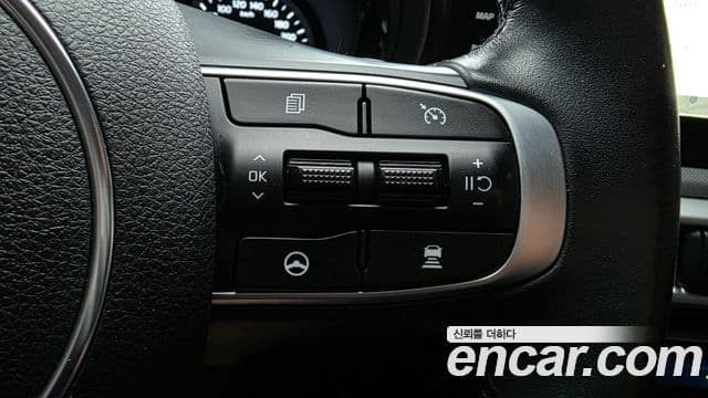 Kia K5 2022 — ფოტო 17/20
