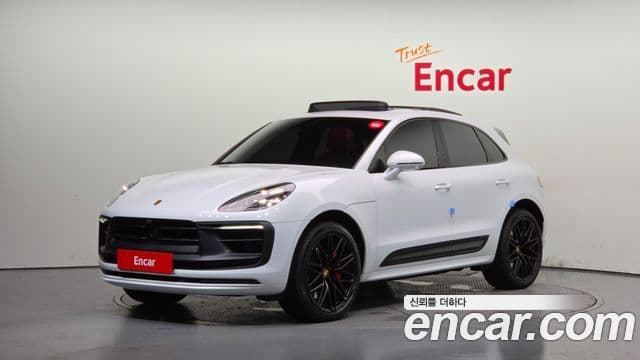 Porsche Macan 2022 — ფოტო 1/20