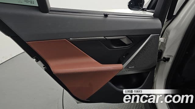 BMW 5 Series 2025 — Photo 23/34