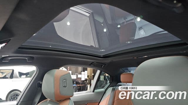 BMW 5 Series 2025 — Photo 27/34