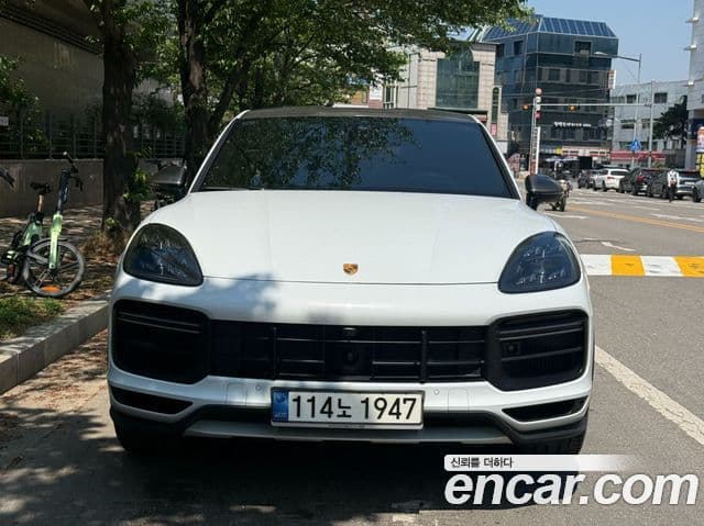 Porsche Cayenne 2022 — Фото 1/20
