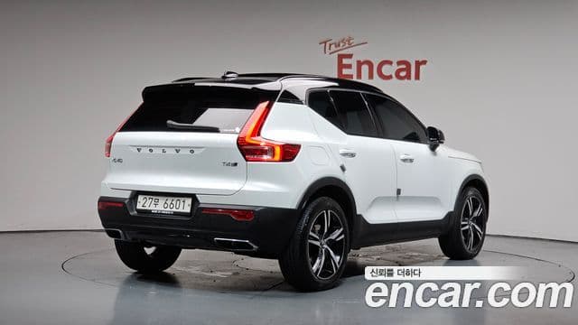 Volvo XC40 2018 — Şəkil 2/20