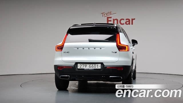 Volvo XC40 2018 — Şəkil 4/20