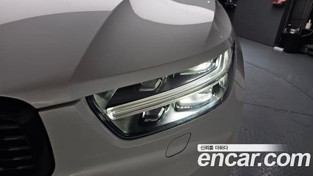 Volvo XC40 2018 — Photo 14/34