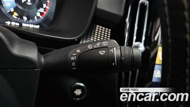 Volvo XC40 2018 — Photo 26/34