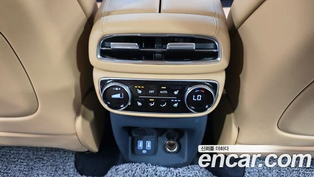 Genesis GV80 2021 — ფოტო 19/20