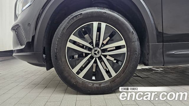 Mercedes-Benz GLB-Class 2021 — ფოტო 5/20