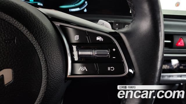 Kia Seltos 2024 — ფოტო 16/20