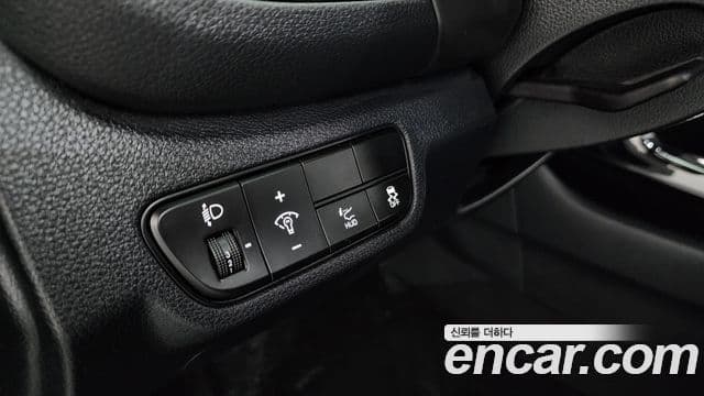 Kia Seltos 2024 — ფოტო 19/20