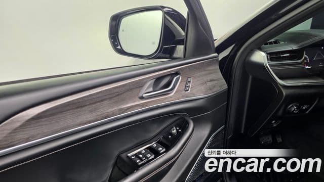 Jeep Grand Cherokee 2021 — Photo 31/38