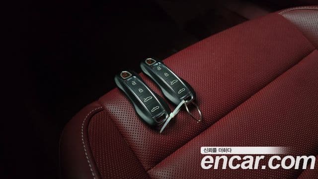 Porsche 911 2023 — Photo 23/30