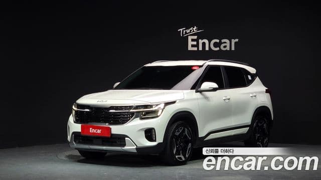 Kia Seltos 2023 — ფოტო 1/20