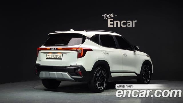 Kia Seltos 2023 — ფოტო 2/20