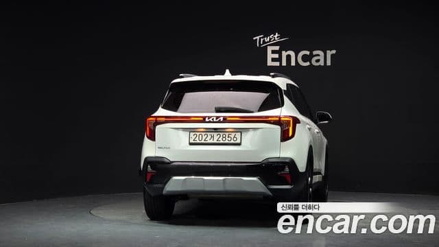 Kia Seltos 2023 — ფოტო 4/20