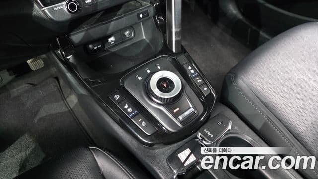 Kia Seltos 2023 — ფოტო 9/20