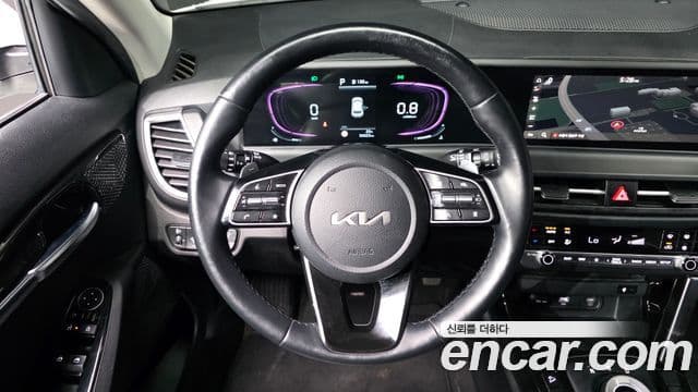 Kia Seltos 2023 — ფოტო 15/20