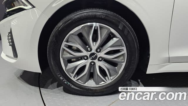 Kia K5 2023 — ფოტო 5/20
