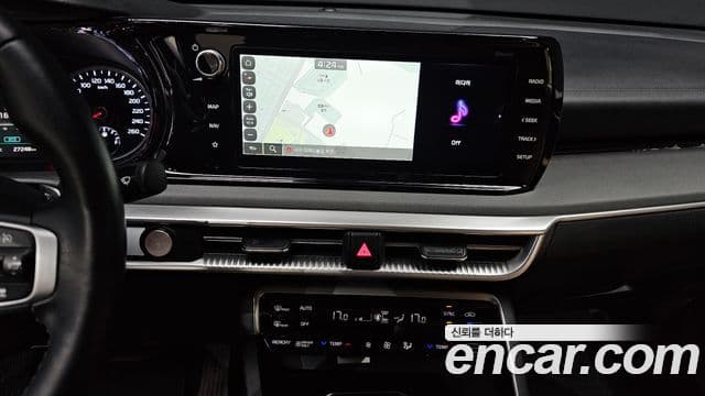 Kia K5 2023 — ფოტო 15/20