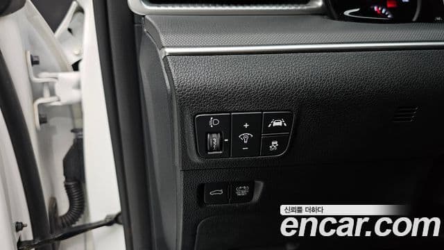 Kia K5 2023 — ფოტო 18/20