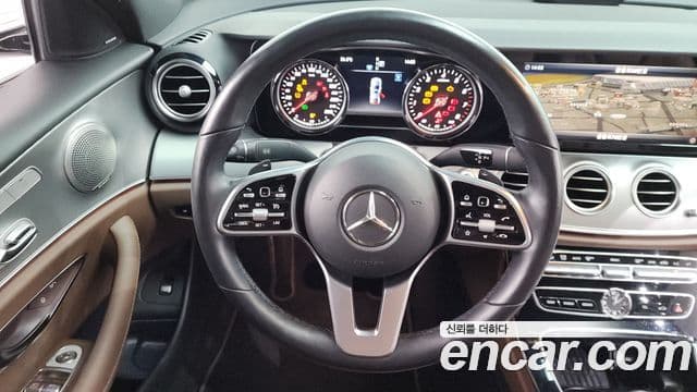 Mercedes-Benz E-Class 2018 — Фото 13/20