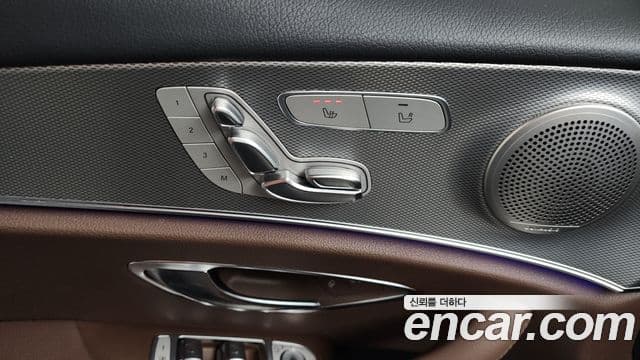 Mercedes-Benz E-Class 2018 — Фото 20/20