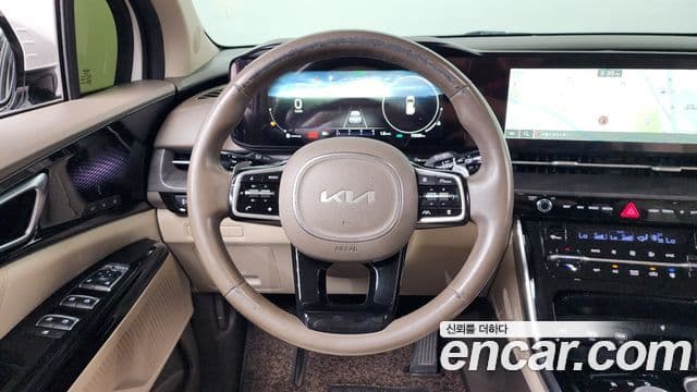 Kia Carnival 2021 — ფოტო 14/20