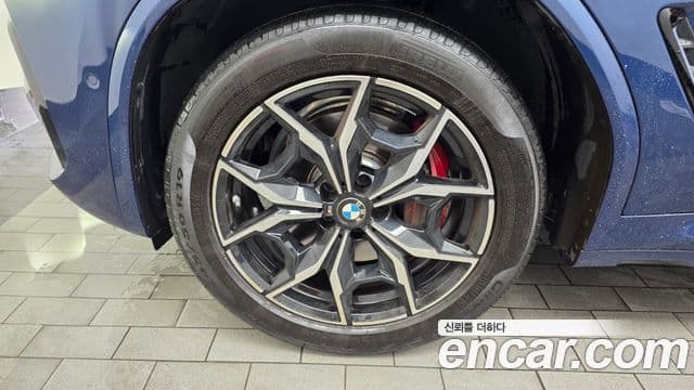 BMW X4 2023 — ფოტო 5/20