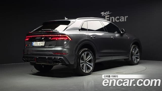 Audi Q7 2023 — ფოტო 2/20