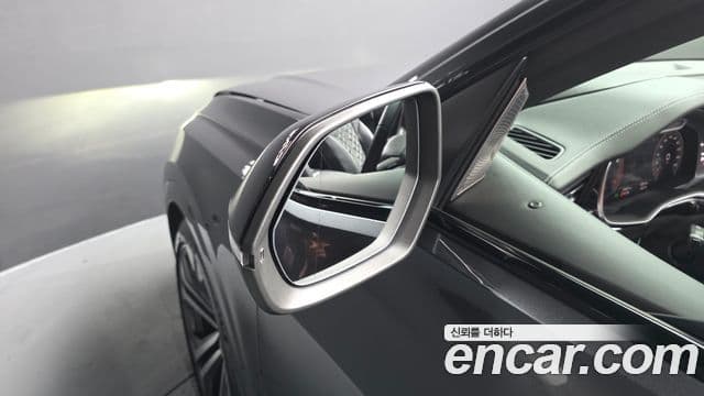 Audi Q8 2023 — Photo 15/41