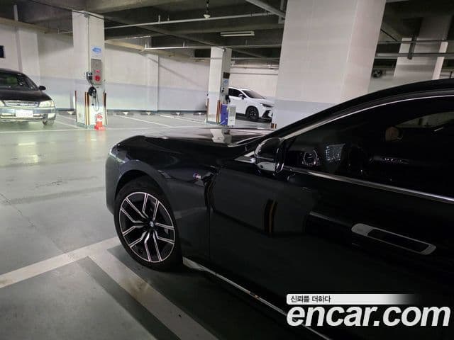 BMW 7 Series 2025 — ფოტო 10/20