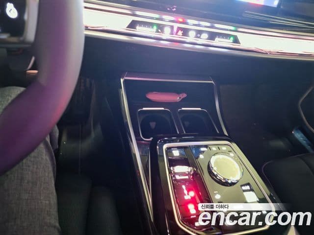 BMW 7 Series 2025 — ფოტო 12/20