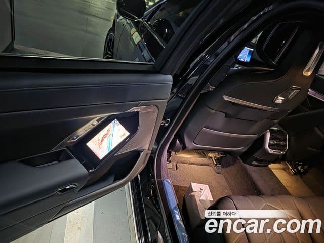 BMW 7 Series 2025 — ფოტო 13/20