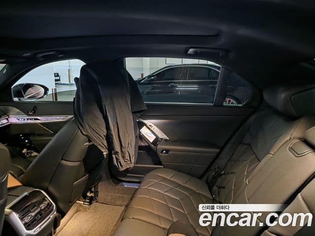 BMW 7 Series 2025 — ფოტო 16/20