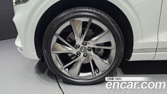 Genesis GV70 2022 — ფოტო 5/20