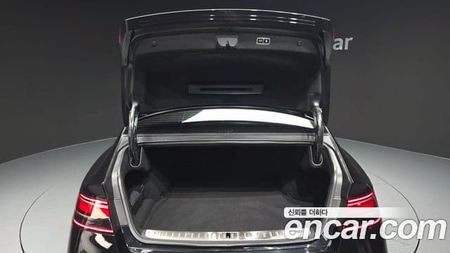 Genesis G90 2023 — Photo 28/31