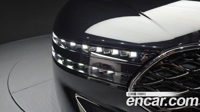 Genesis G90 2023 — Photo 14/31