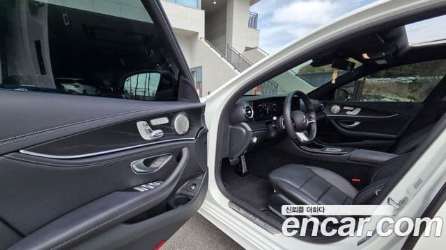 Mercedes-Benz E-Class 2022 — Şəkil 8/19