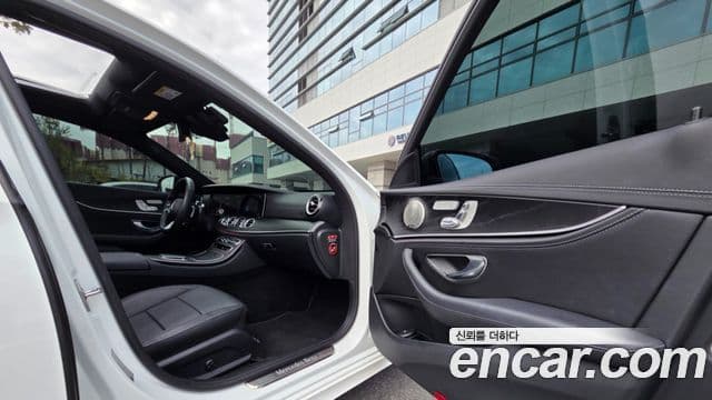 Mercedes-Benz E-Class 2022 — Şəkil 12/19