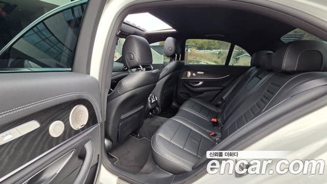 Mercedes-Benz E-Class 2022 — Şəkil 18/19