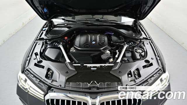BMW 5 Series 2023 — ფოტო 5/20