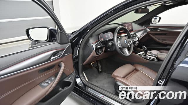 BMW 5 Series 2023 — ფოტო 11/20