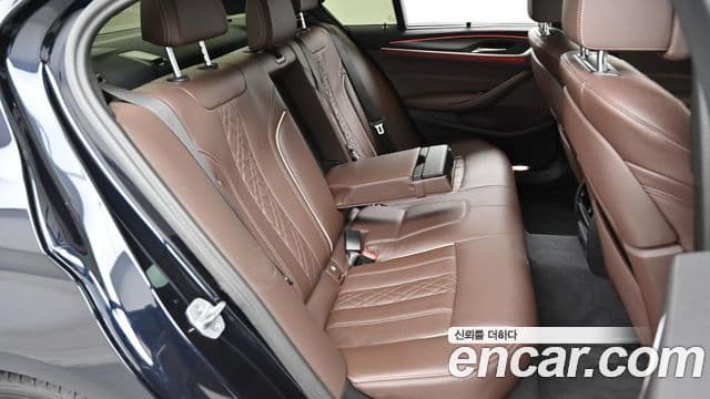 BMW 5 Series 2023 — ფოტო 12/20