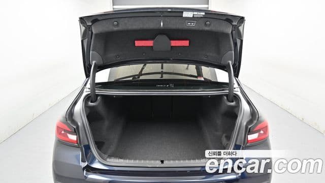 BMW 5 Series 2023 — ფოტო 20/20