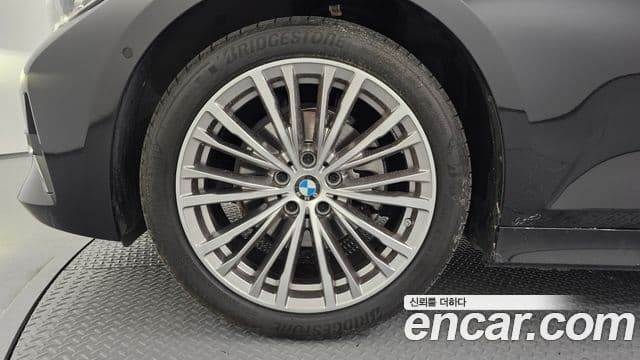 BMW 3 Series 2022 — ფოტო 5/20
