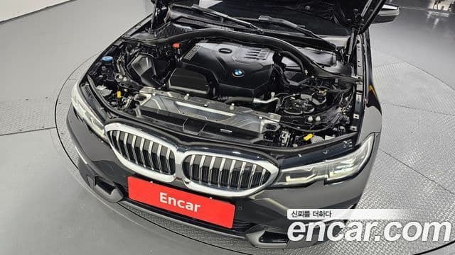 BMW 3 Series 2022 — ფოტო 6/20
