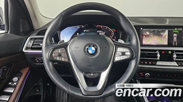 BMW 3 Series 2022 — ფოტო 13/20