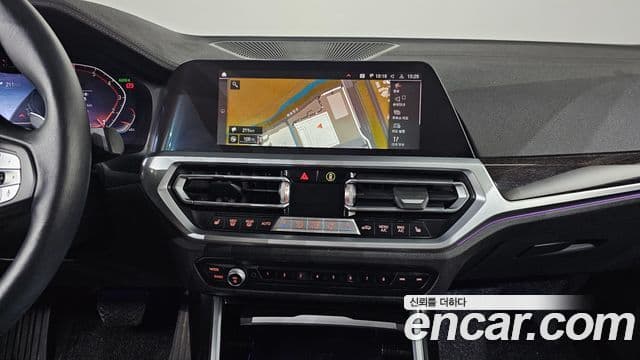 BMW 3 Series 2022 — ფოტო 15/20