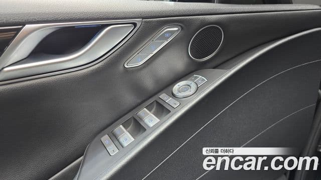 Genesis Electrified G80 2023 — Şəkil 13/20