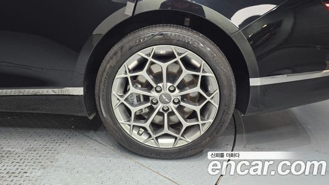 Genesis G80 2023 — ფოტო 26/31