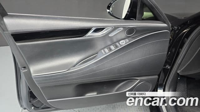 Genesis G80 2023 — ფოტო 15/31